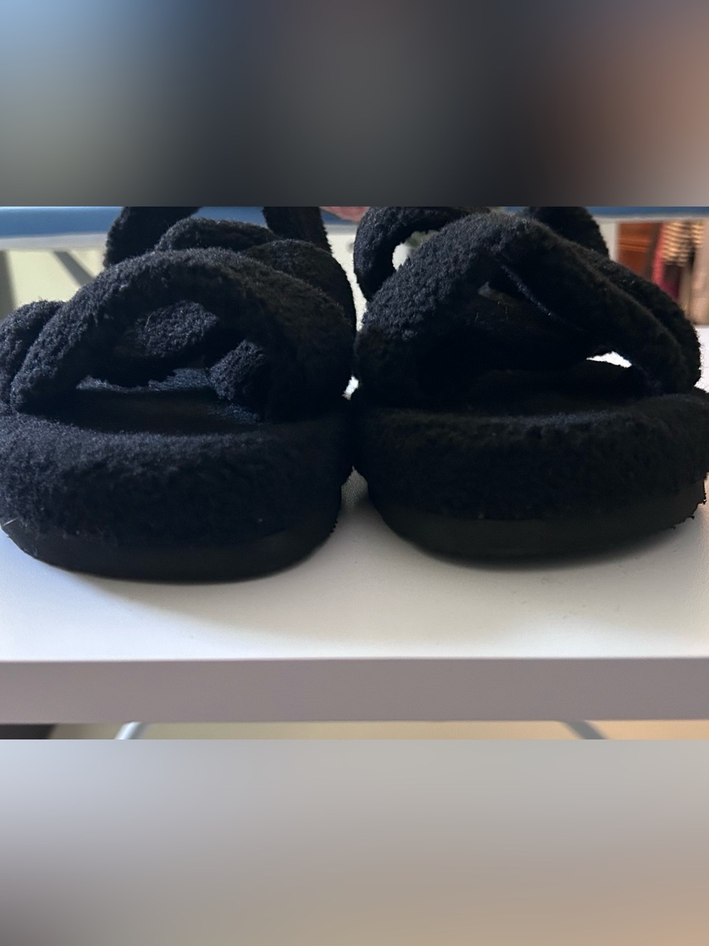 HUNTER - Black Fuzzy Strap Sandals - Size 10 - Picture 5 of 9